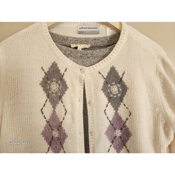 C42 Alfred Dunner purple and gray argyle patterned sweater cardigan - Picture 3 of 8
